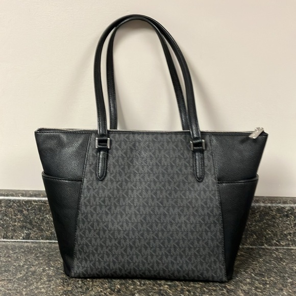 2/15  Michael Kors charlotte large tote black signature - Picture 2 of 16